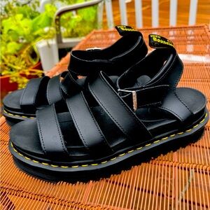 BLAIRE HYDRO LEATHER STRAP SANDALS size 10